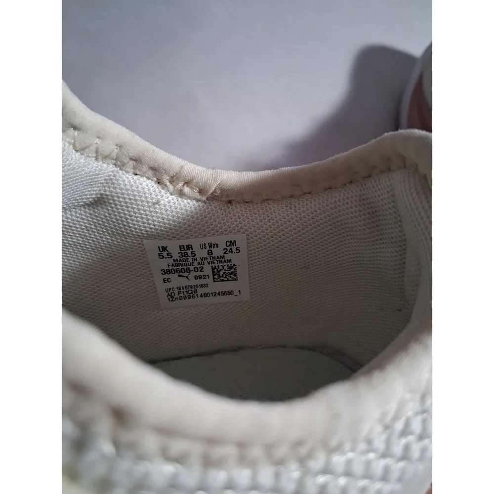PUMA Women's size 8 Pacer Future Lux Athletic‎ Loungewear Comfort Prep Sneakers